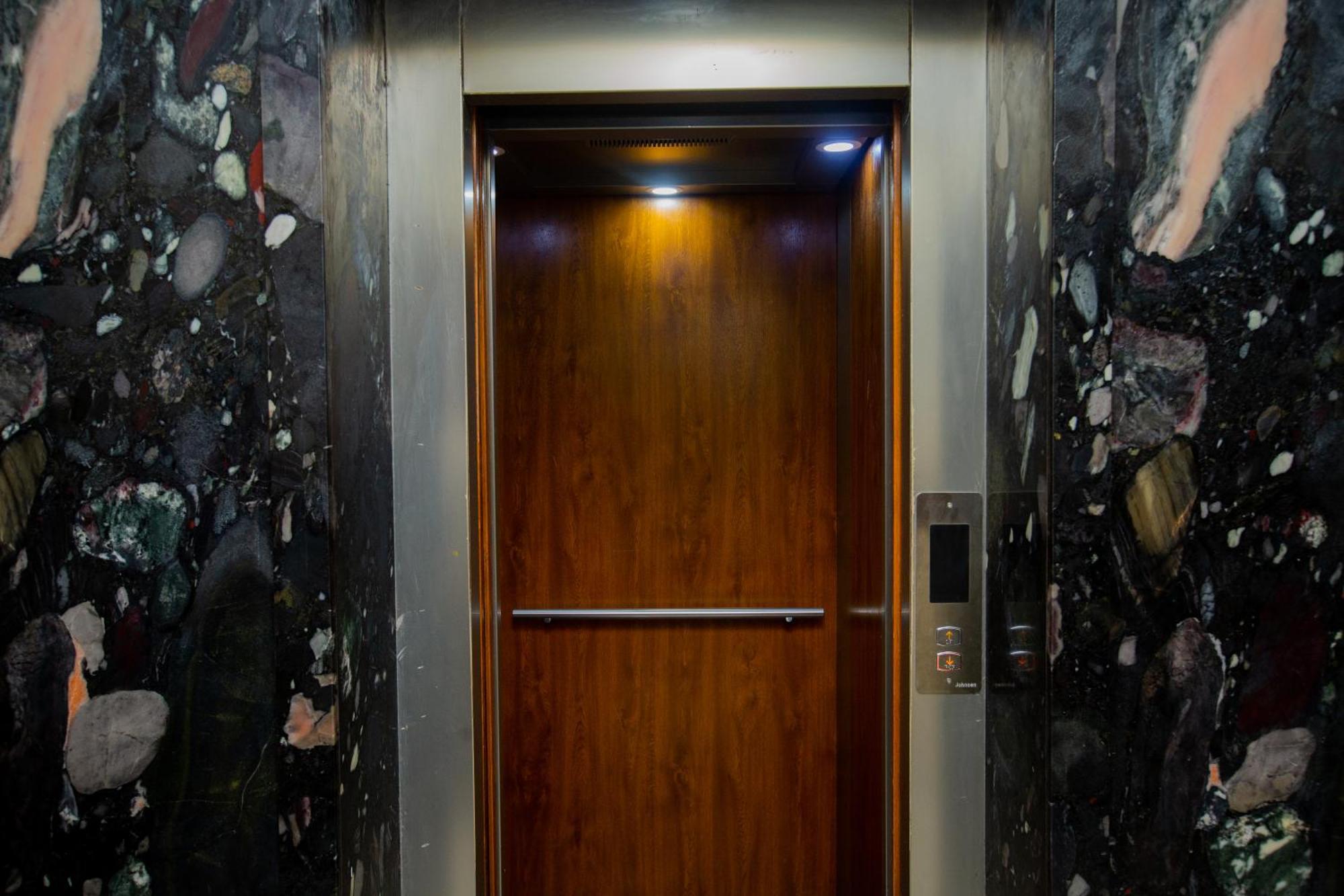 The Park Avenue Hotel - Business Class Hotel Near Central Railway Station Chennai Periyamet 외부 사진
